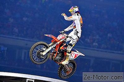 Ryan Dungey Crowned 450 Supercross Champion