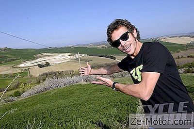 Valentino Rossis Vr46 Riders Academy Auf Der Tavullia Ranch